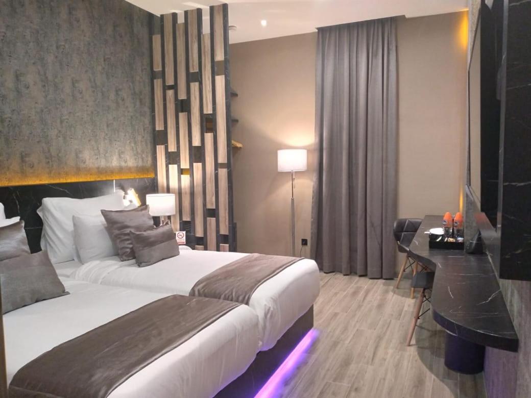 De Paris Hotel Medan Zewnętrze zdjęcie
