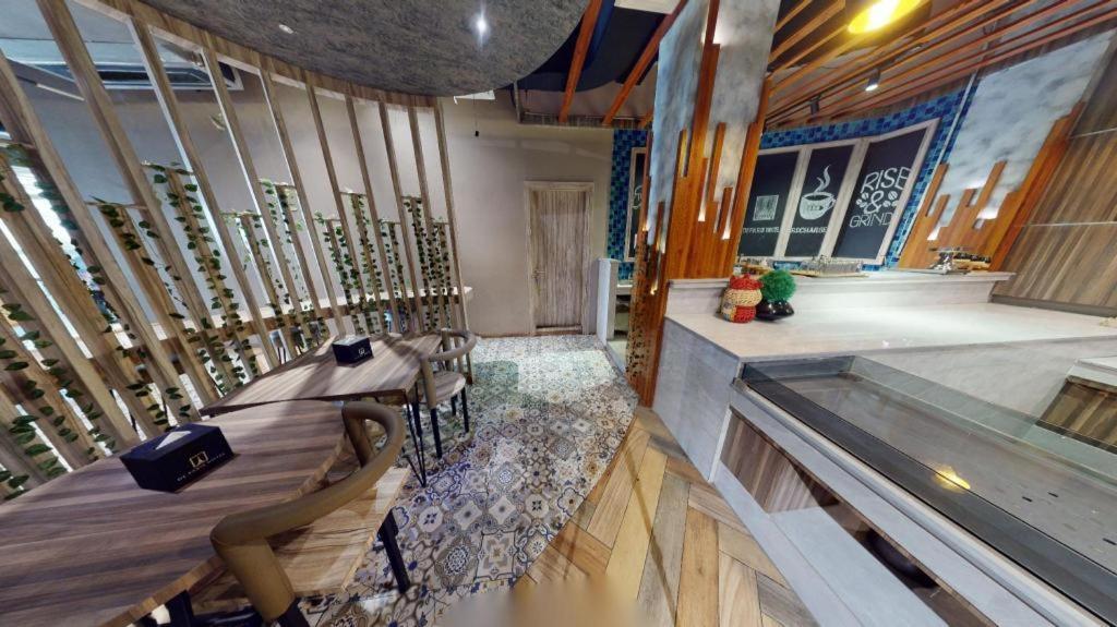 De Paris Hotel Medan Zewnętrze zdjęcie